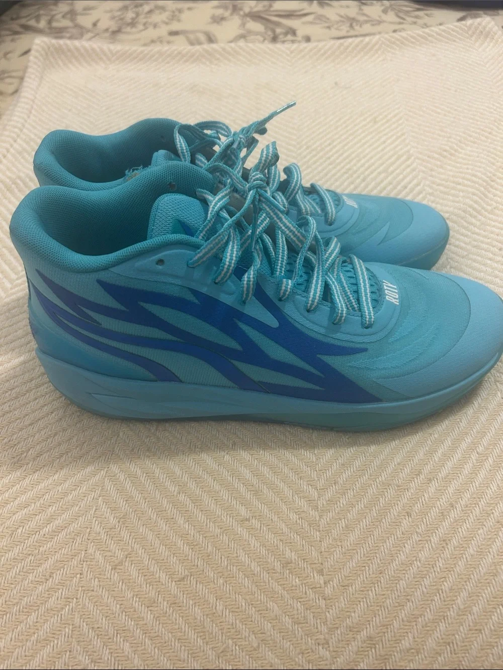 MB.02 ROTY Melo basketball shoes